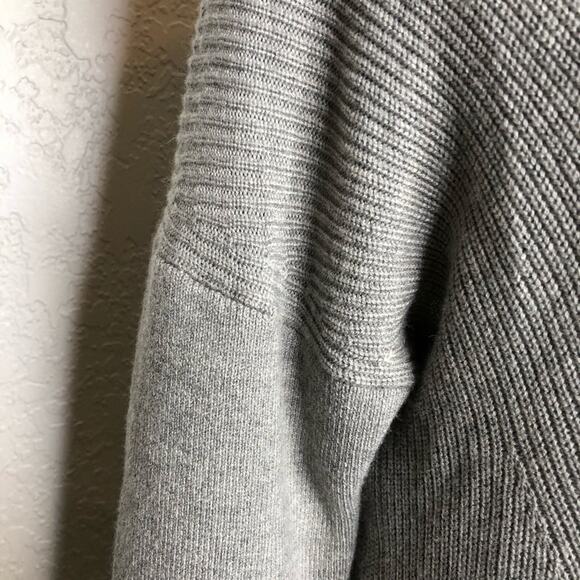 WHBM v neck gray cashmere blend sweater tunic size Medium - Picture 5 of 14